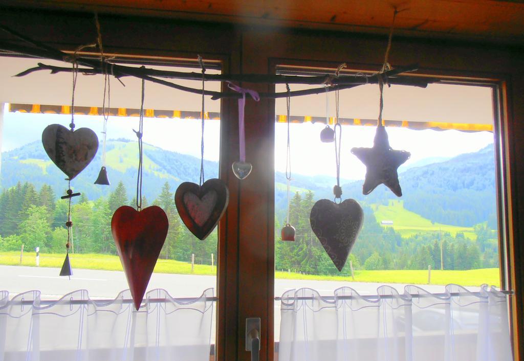 Almblick Ferienwohnung Balderschwang Zimmer foto